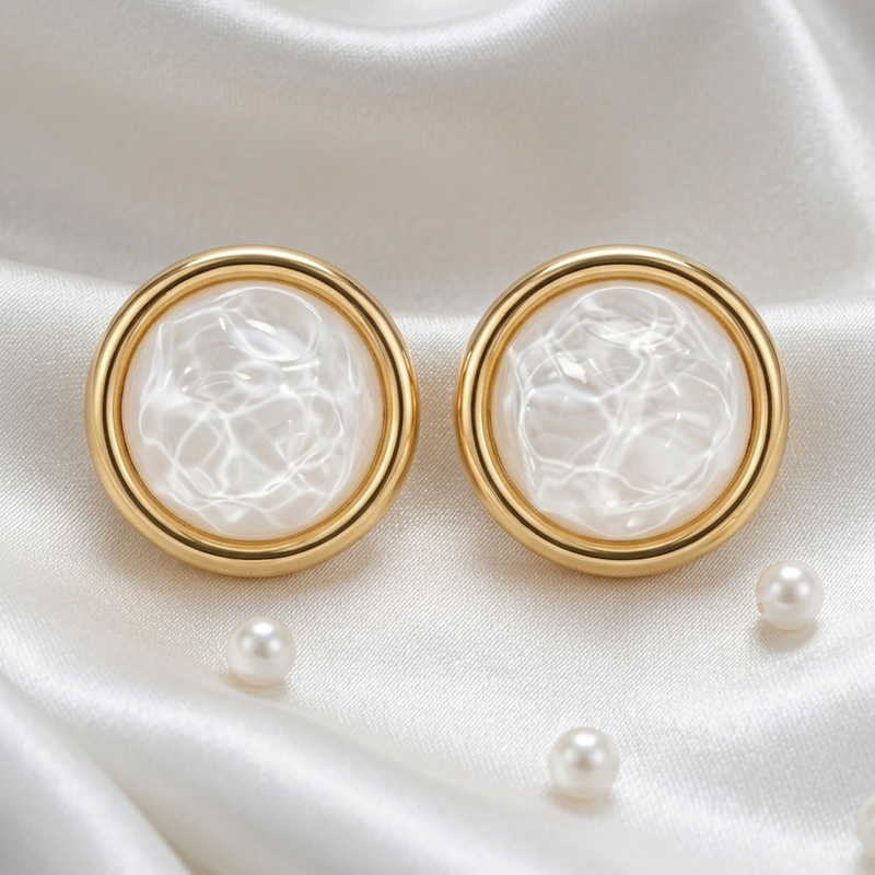 Pearl Aura Studs